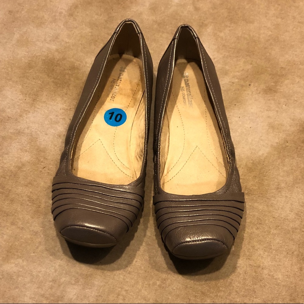 Brown Naturalizer Flats, Size 10